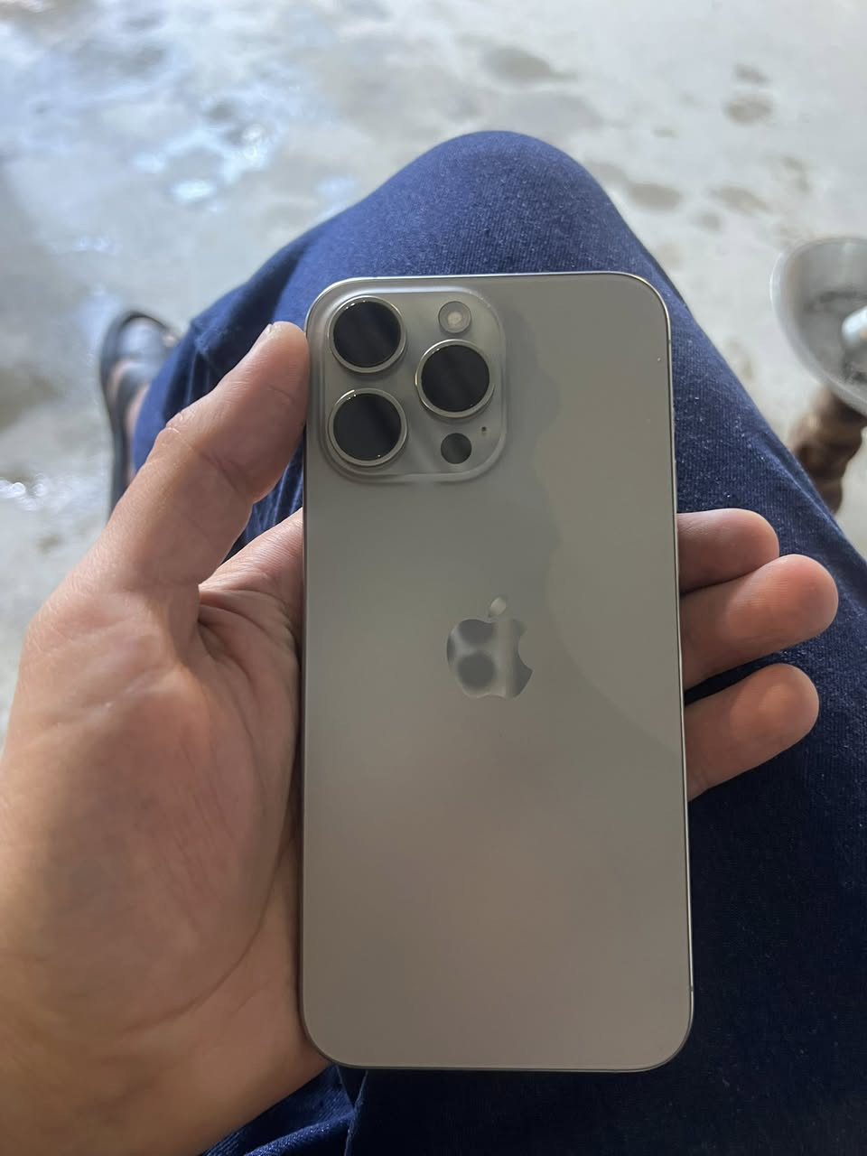 السلام عليكم ايفون 15 بروماكس تيتانيوم الجهاز كفاله عامه بس الشاشه مبدله نوعيه جيده للبيع ب800 وبي مجال قليل واذا اكو مراوس ب١٦ وانطي فرق عادي 
***********
