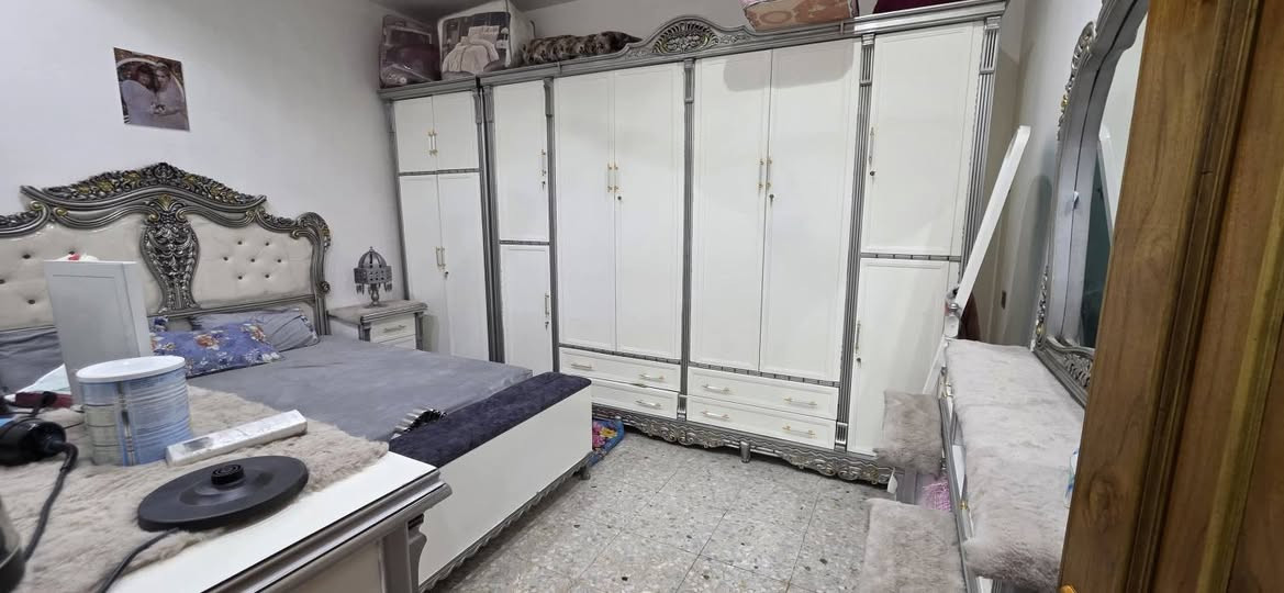 سلام عليكم مرخصةمديرالاكروب المحترم بيت  100متر 5ب20  فول بناء درجه اوله البيت جاهز كامرات شارع ١٠ متر ستاره بيتونه تطبيق اشتايكر السطح  فرع الاول عن شارع المستشفى العام زراعي خدمات كامله تبليط ماء مجاري كهرباء انترنت مولد ذهبي شارع عريض كماليه حي السلام شارع المستشفى الجديد سعر وستفسار ***********
