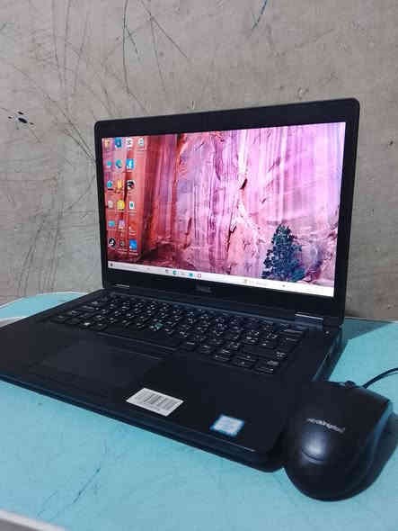 السلام عليكم لابتوب ديل للبيع المكان البصرة الكزيزه لابتوب اخو الجديد ما مستعمل فقط شهر السعر 225 مو شراي لا تراسل الواتساب *********** مواصفات بصوره 
♦️ملحقات اللابتوب 
♦️شاحنه 65W
♦️ماوس
♦️شنطه لون رصاصي
