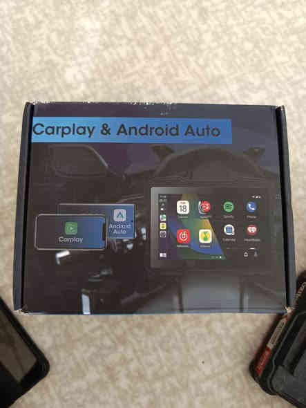 سلام عليكم 
من رخصت الدمن 
شاشه كار بلي جوكر ترهم على كل الدراجات غير مستغدمه ضد الماء
جنط زوج مال بيم اصلي وكاله  Gs.  وتكدر ترهمهن على ايدراجه غير مستغدم  ***********واخادم للطيبين
