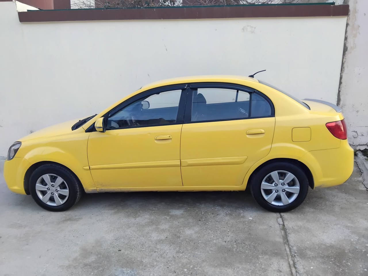 كيه ريو برايد
رقم نينوى الماني 
موديل   2010
بلا ضرر شرط 
محرك وكير شرط 
تبريد تدفئه شغال 
***********
