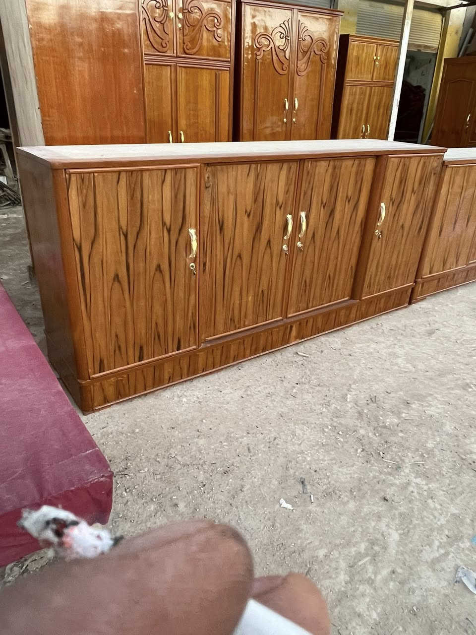 بوفيه ٤ باب تزكام سعر ١٦٥ وبيه مجال مكان نجف 
***********
