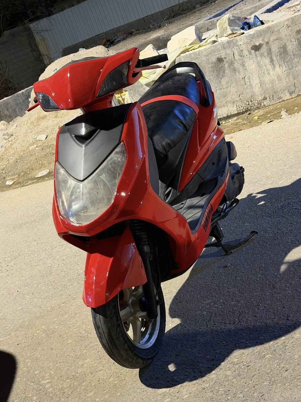 سكنس فحل نضيفه جدا المحرك بلادي والدراجه ناعمه ومعدل حلو وماناقصها شي  مكانها البصره ابي الخصيب 
رقم الهاتف ***********
السعر 950 الف
