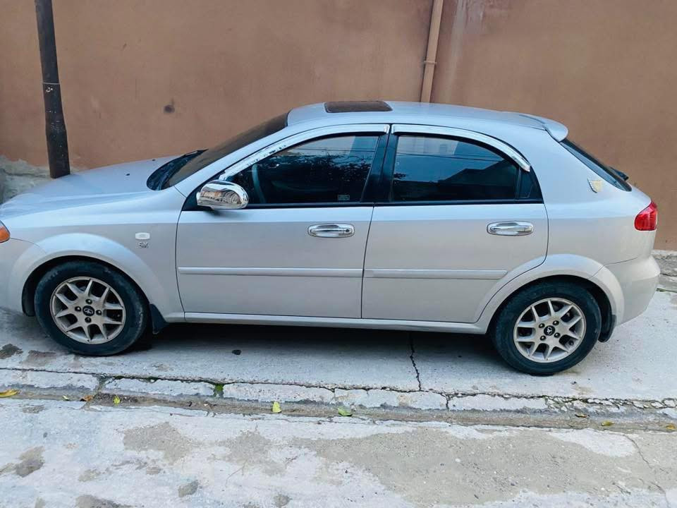 السلام عليكم دايو للبيع غراضها اوبترا سيارة نظيفة موديل 2008 كير اوتو داخل جلد تدفئة وتبريد مري شفط شرط التحويل باسمي رقم نينوى للاستفسار الاتصال ع الرقم ***********
