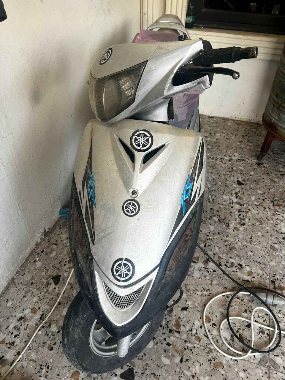 للبيع ماتور رصاصي يحتاج باتري ما يشحن سعره 250 بيه مجال ياماها غراضه كامل ابيع جف ترب 70 بيه مجال وهاي رقمي واتساب ***********
