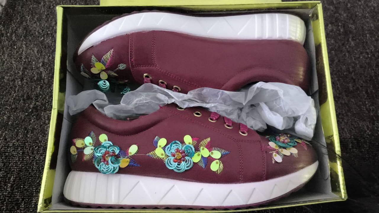 تصفيه بضاعه 175 قطعه كلها ستندر وبكراتينها قطع قويه وحلوه رياضي وكعب كلها نسائي سعر القطعه 3500
بيع مستعجل  مكاني نجف ***********
