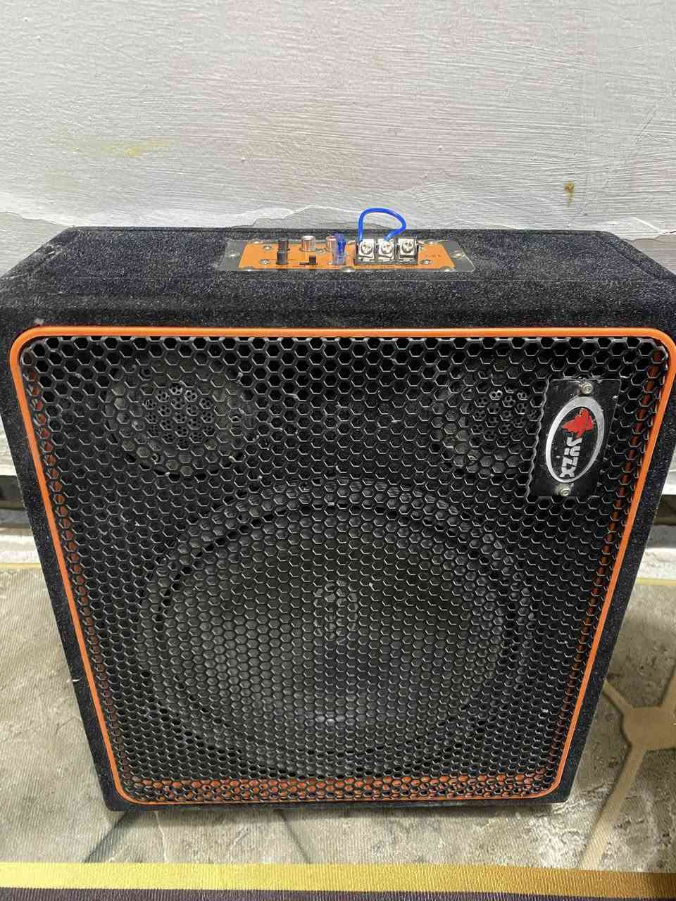 مضخم صوت وسماعة 

دمام 12v

صوت مجسم وقوي النوعية الاصلية 💥🎼

للبيع السعر 120

مكاني الزعفرانية ***********
