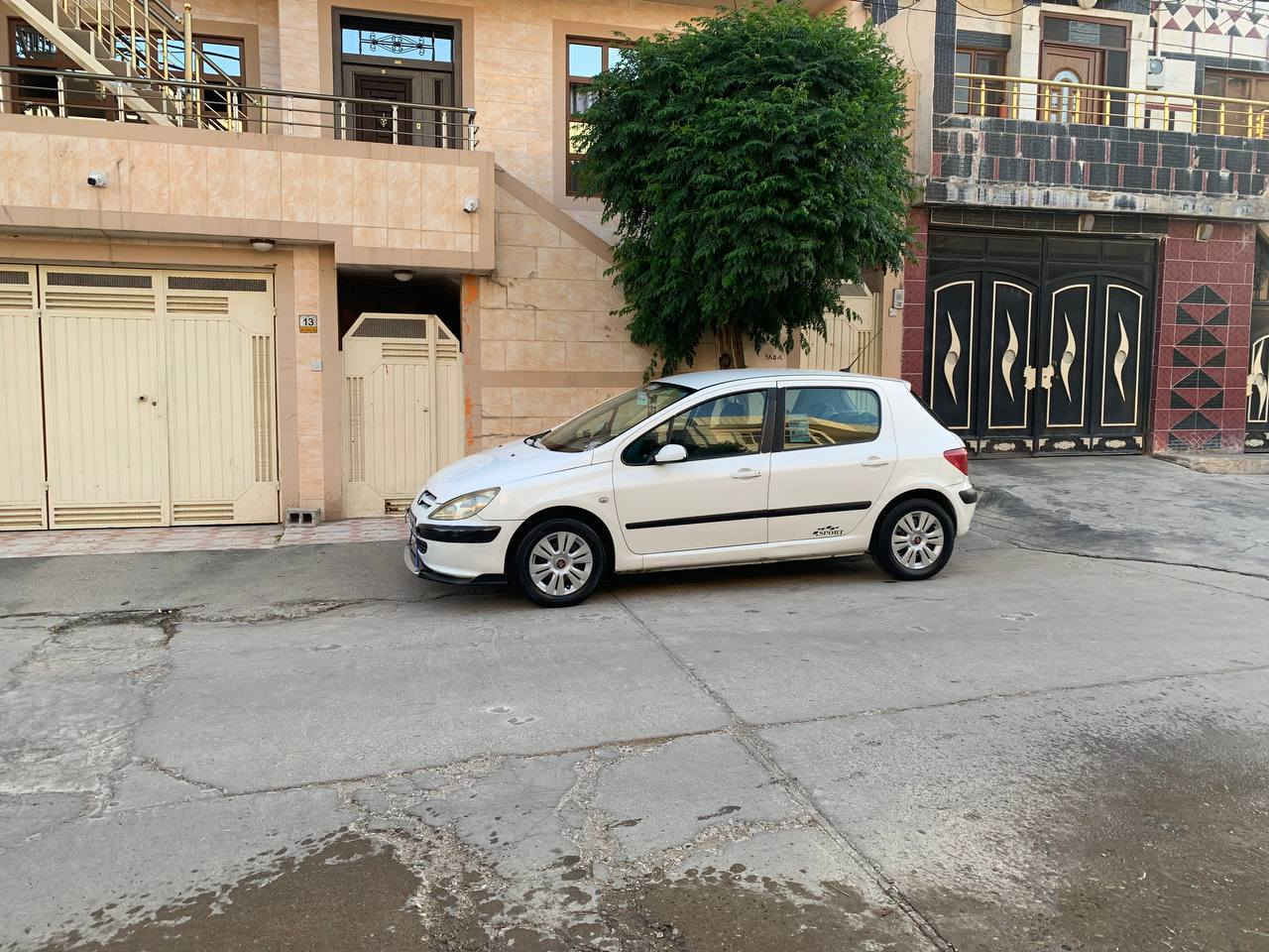 بيجو 307موديلي 2005ئارمي بلاستيكي سليماني ئارمي تازةية گير ئوتوماتيكو عادي تةبريد  لةسةر سويج كونترول جام كارةبا ئاوينة كارةبا شاشة كاميرة حاسة ***********/***********
