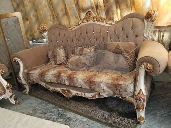 سلام عليكم تخامه تركي عشر مقاعد وثاني 8 مقاعد نضيفات مكاني بغداد مدينة صدر***********
