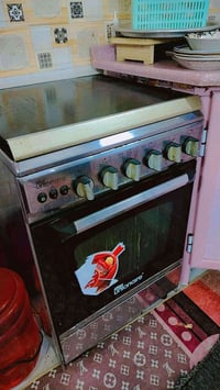 فرن • نضيف جدا • مستعمل