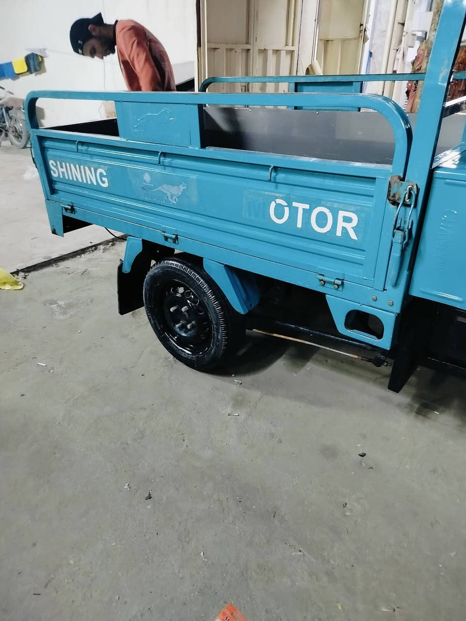 السلام عليكم
ستوته موديل 22 اوراق كامله يم مكتب حسين شرط 
كهربائيات كلها شغاله مكينه 2024 مامفتوحه 
ستوته نضيفه مانقصها شي سلف هندر. شغاله نگرة باتري جديد مفوله نقصها بريك امامي فقط عارضها 1850 وبيها مجال للطيبين رقمي ***********
