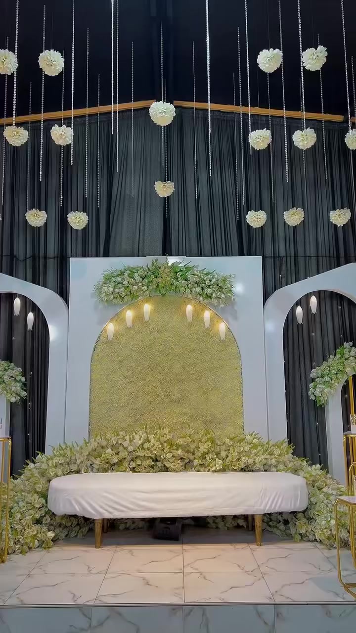 عرض لمدة اسبوع بكج هدية ع الحجوزات  🌸
الحجوزات مفتوحة للأشهر  ٣  و  ٤  و  ٥  🌸   
سارعوا بالحجز قبل أن تفوتكم الفرصة 🌸  
وية قاعتنا الخصومات متخلص سوينالكم 
خصومات وتخفيضات وهدايا ع الحجوزات  🌸
سعة القاعة ٣٠٠ شخص  🌸
للاستفسار ع الواتساب *********** 🌸  
العنوان :ـ حي الجامعة ــ مقابل مجوهرات الماس ــ فوق مطعم چكن بوكس ــ ط ٣ 🌸
