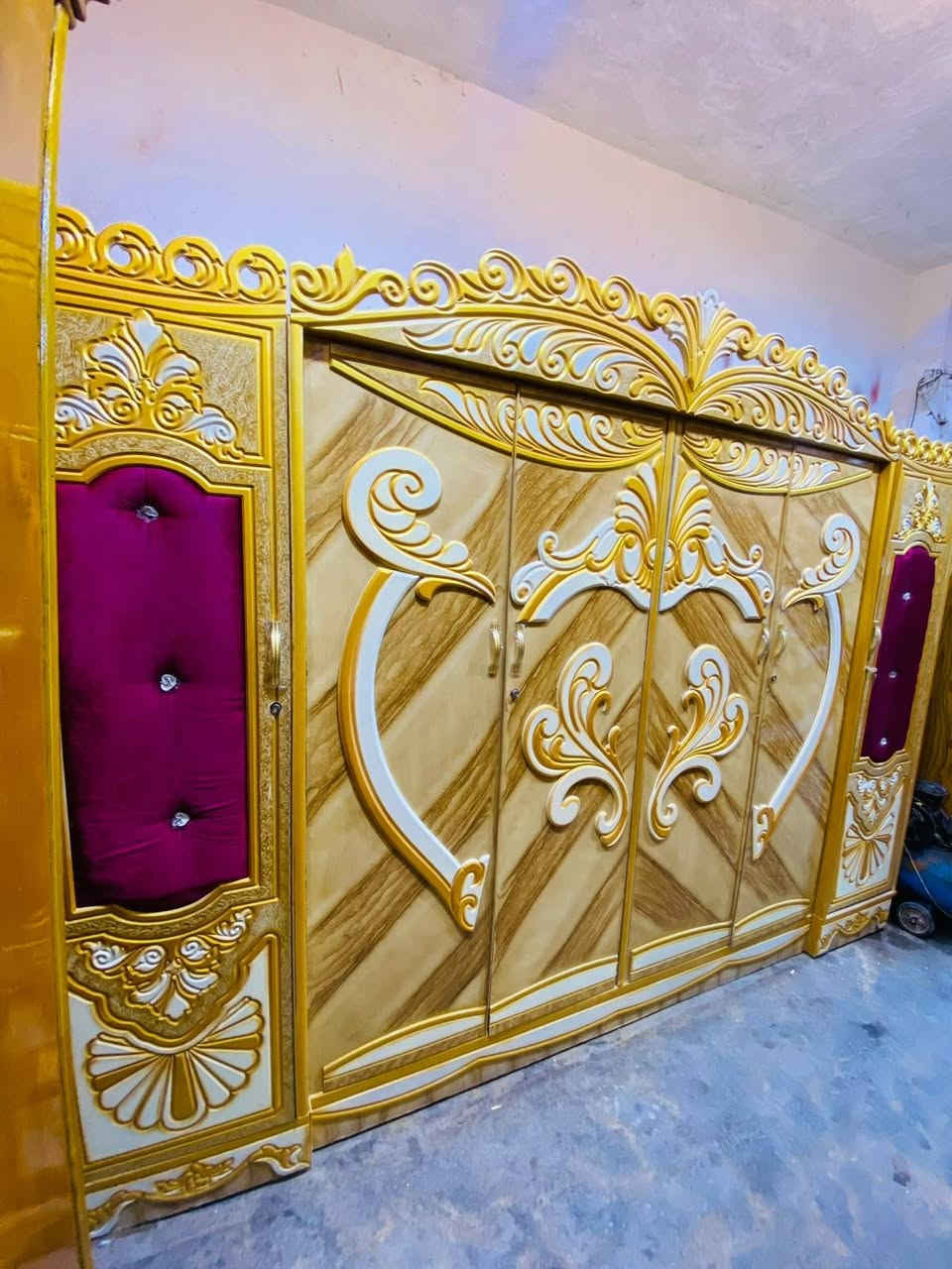 السعرررر بسسس 700 صاج عراقي.     ***********
