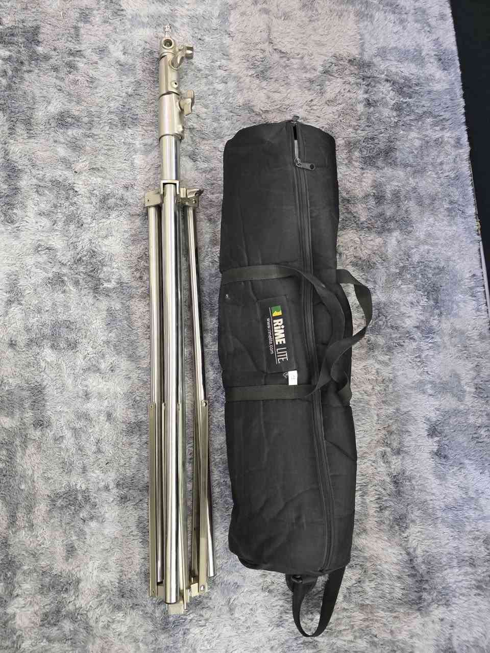 السلام عليكم
للبيع اضائة من شركة rime lite 
600 واط مع اضائة مستمرة 
تريكر
ستاند  ستان ستيل 
سوفت قياس 90 cm 
الاضائة متوافقة مع الكانون والنيكون
السعر ٤٧٥ الف 
العنوان : بغداد البلديات 
***********
