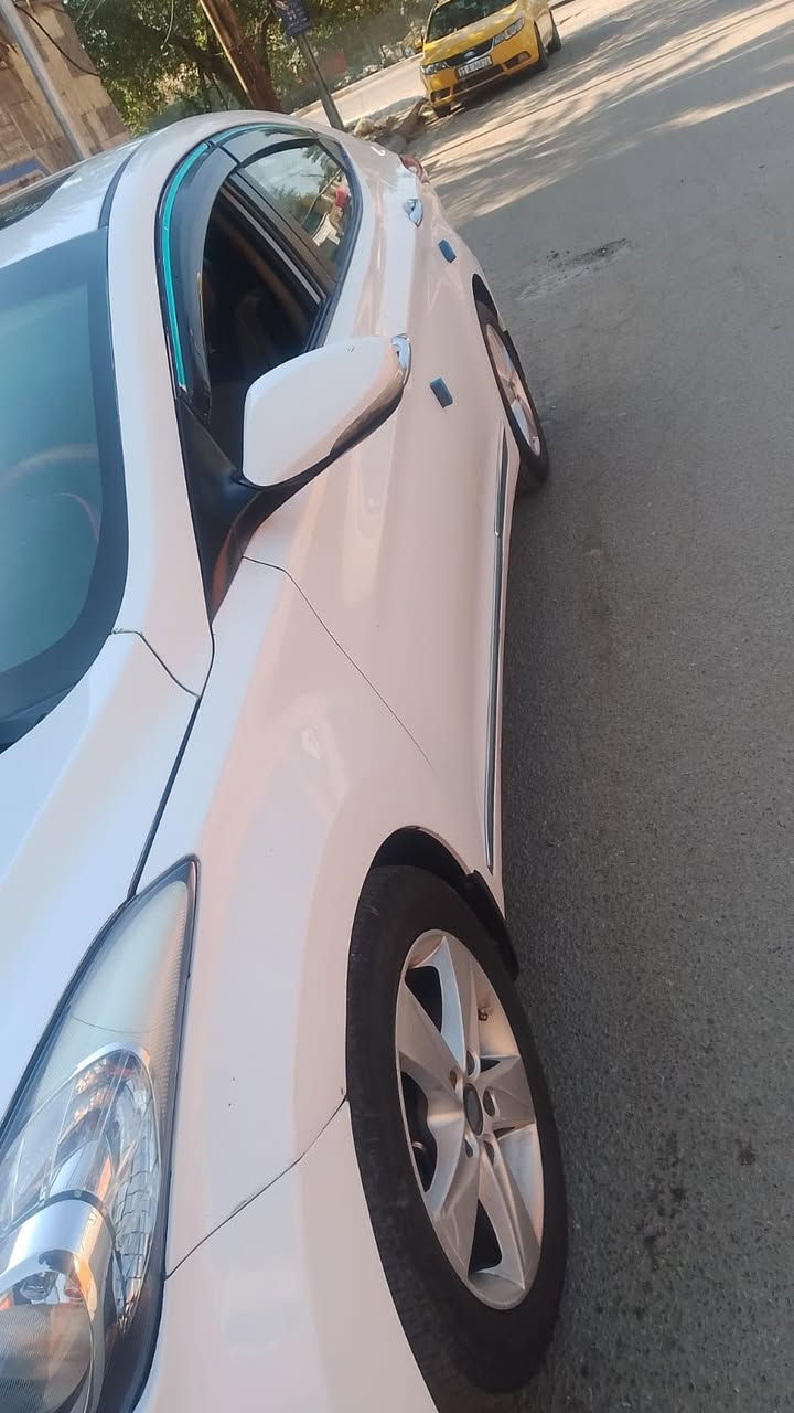 انترا مديل 13 خليجي بيه قطعتين صبغ السياره نضيفه كولش مواصفات فول عدا البصمة
فتحه
بطن جلد + صاج
5ويلكب 
مري شفط ،+اشاير بالمري
شاشه وكامرهالسياره جاهزه تبريد اتري حلو 
تخم تاير وباتري جديد العنوان بغداد السعر 102وبيه مجال 
الرقم***********  المكينه 1600دوش
