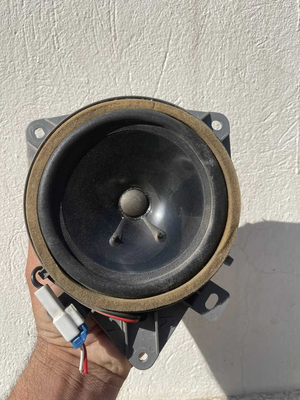 سلام عليكم سستم سماعات راس الثور تكم وفلات مال تفصيخ ٤ سماعات نضافه فول على الفحص مكان بغداد تقاطع الدرويش ***********
