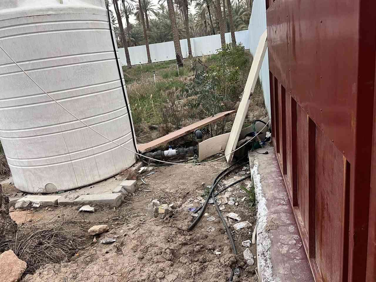 سلام عليكم مزرعه للبيع مساحته 2000متر مربعه طابو صرف مزرعه حلوه ومرتبه كامل خدمات ماء وكهرباء وشارعه عرضه 7متر قريب جدا على شارع التبليط تتكون من محميات عدد، 3وبيه بيت استراحه العنوان حله  قرب شارع 100 بسعر امناسب وبيع مستعجل لاستفسار اكثىر او لاتصال على الرقم التالي او مراجعت مكتب بهاء الجشعمي العنوان المكتب حله شارع 100قرب جسر المشاه 
***********
