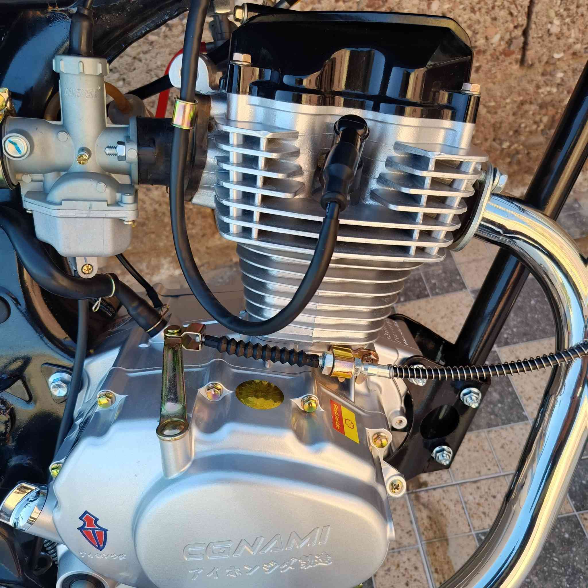 سـلام عليكم للبيع سيجـي نامة صارلهة 9 ايام من عمرتهة اول تبديلة دهن شاصي سكنر متواجد 
خاص او واتساب ***********
