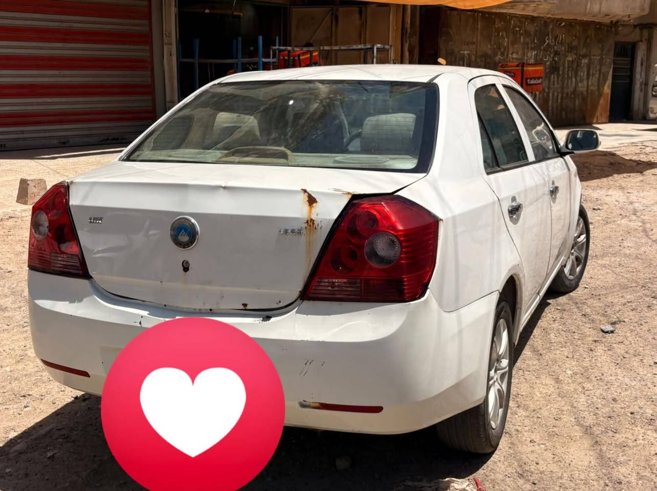 سيارة بلادية موديل ٢٠١٣
بس شوية خياس بيها وتبخير قليل بدون تنقيص 
سعرها 30 مكانها بغداد الغدير ساحة ميسلون
***********

