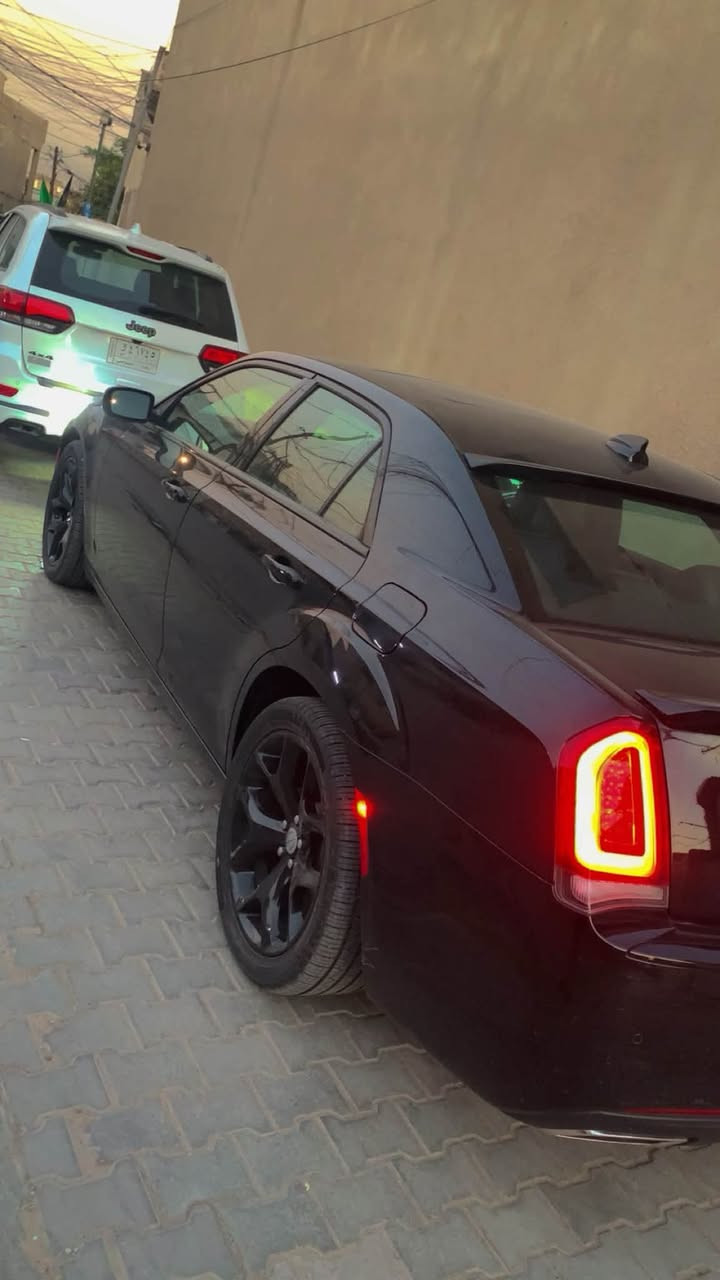 السلام عليكم
اوباما كلايسلر s300 
سياره نظيفه كلش 
معروفه مواصفات s
ماشيه 45 الف km
للتواصل عبر الهاتف
***********
