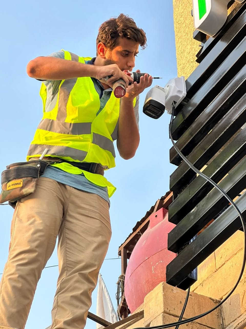 تنصيب وتركيب وتشغيل شبكات انظمة كاميرات المراقبة للمؤسسات ولكبرى المشاريع وللشركات

يتضمن هذا الفريق :
فريق فني متخصص ذو خبرة عالية في أنظمة المراقبة.

استخدام أحدث التقنيات العالمية في المجال.

أسعار تنافسية وخيارات مرنة تناسب مختلف الميزانيات.

ضمان على جميع المنتجات والخدمات المقدمة.

دعم فني متواصل وخدمة ما بعد البيع المتميزة

البصرة
للتواصل واتسأب : *********** البصرة, العراق
