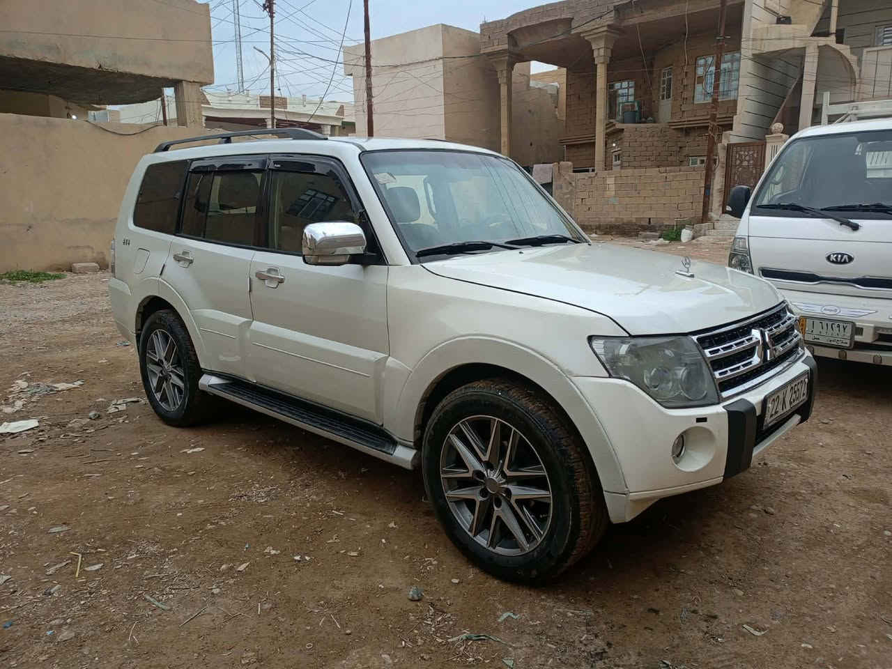 سلام عليكم للبيع باجيرو 2008 لون أبيض صدفي سيارة مصبوغة عام اثر تجيه عل جهه سايق رقم اربيل الدولي الجديد
تحويل مباشر 
سيارة كير ومحرك  كفالة
حجم المحرك 3000 اقتصادي
7 راكب ويل كب كروم مال لكزز 
مكان السيارة صلاح الدين تكريت السعر 95 ورقة


**إذا كنت صاحب هذا الإعلان وتريد حذفه لأي سبب، رجاءا أرسل رسالة إلى الدعم الفني**