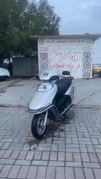 دراجه سبيسي ماليزي رمبة صارلها سنة تقريبن مكفوله من كلشي فقط بيها ملاح...