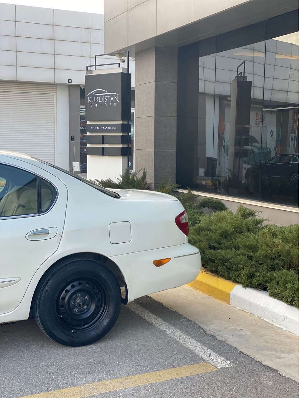 بە ناوی خوای گەورە 

نیسان ماکسیما 
٢٠٠٢
گێڕ ئادی
abs
مەکینەی تازە تەشفیت کراوە کامل
نۆزڵ و پلاکی تازە بیلاد 
دینەمۆ و کلاجی تازە 
بێ تەقە و رەقە
سەیارەکە دوای لێدراوە بەڕاد ناکرێ
سەنەوی بەسەر چوە 
سەقف و حیزام بە شەرت 
موستەری نیت کەس بێزار مەکە 
لەگەل ڕێزما 
لە سلێمانیە سەیارەکە
***********
ڤایبەر - واتسئاپ السليمانية, العراق
