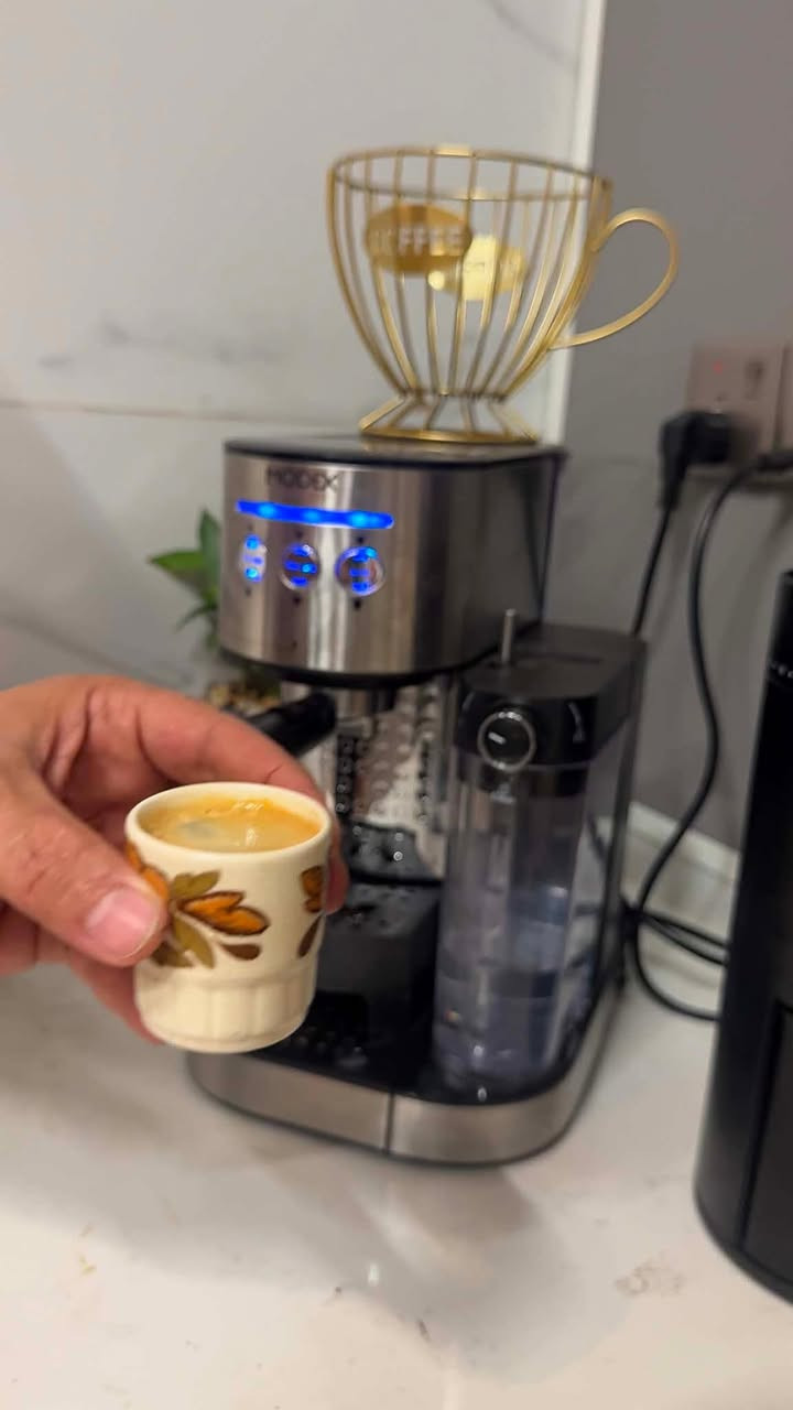 مكينه مودكس بريطاني ☕️

نضافه 99مع ملحقاته 

سعره200 وبي مجال بسيط 

بغداد الدوره ***********
