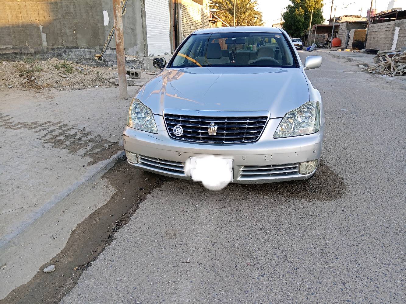 السلام عليكم شاهينة موديل2004 سيارة نضيفة ومرتبة دگمتين كشنات كهربائي تخم تاير گير ومكينة خير من الله 