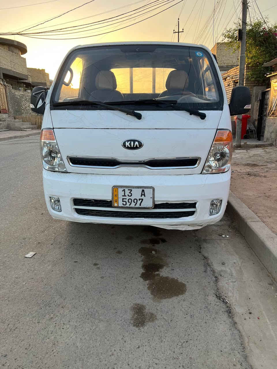 السلام عليكم من رخصة مدير الكروب عندي كيا موديل 12 للبيع باسمي صار شهر من حولتها وقبل شهرين بدلت محرك كامل بم ونوزل كرنفال العنوان بغداد السعر 90 وبيها مجال وهذا رقمي ***********
