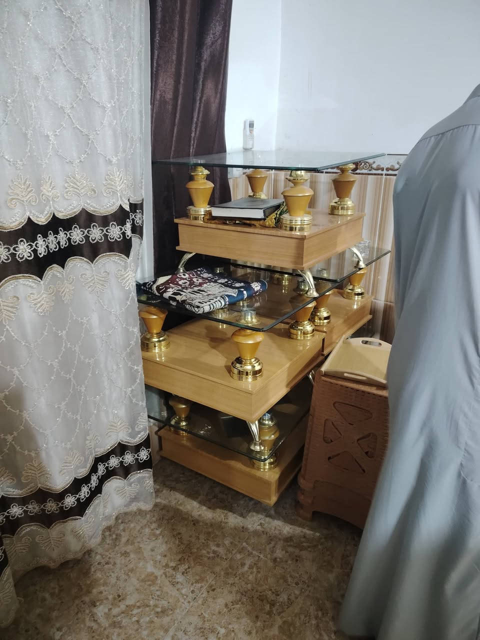 السلام عليكم
يتوفر في مزاد ابو محمد اللهيبي لبيع جميع انواع المواد المنزلية المستعملة
تخم ملكي شرط النظافه 10 نفرات مع الطبلات فول نضافة
*********** وتساب
اي شي عندك نشتري امراوس موجود
