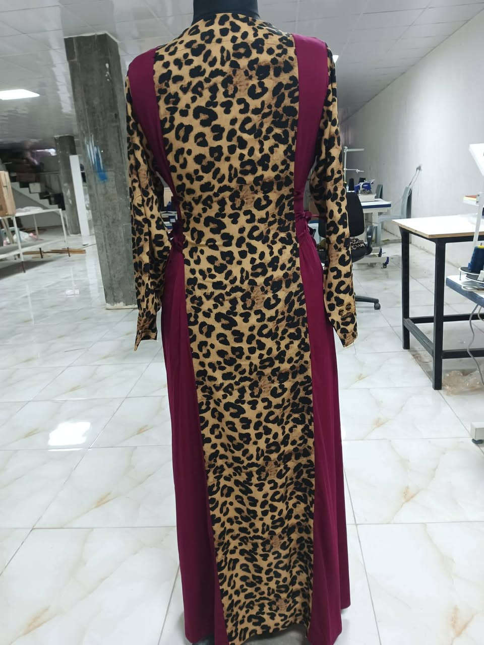 معمل خياطة نسائية دشاديش صيفية موديلات جديده 
عنوان أربيل بحركة مقابيل بنك المركزي بحركة 
رقم الهاتف ***********
