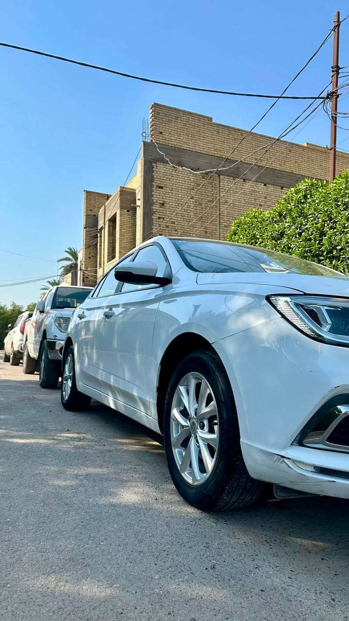MG5 
موديل 2024 فئة الستاندرد تحكم ستيرن وشاشة 
ماشية 5000 فقط (زيرو ) رقم بغداد باسمي هزة جديدة سويج مو بصمة السيارة 
تبريدها ثلج ما شاء الله سيارة مال بيت ونظيفة جداً 
مكاني المنصور 
                                                                        ***********
السعر 98 وبيها مجال بسيط حك الجية
