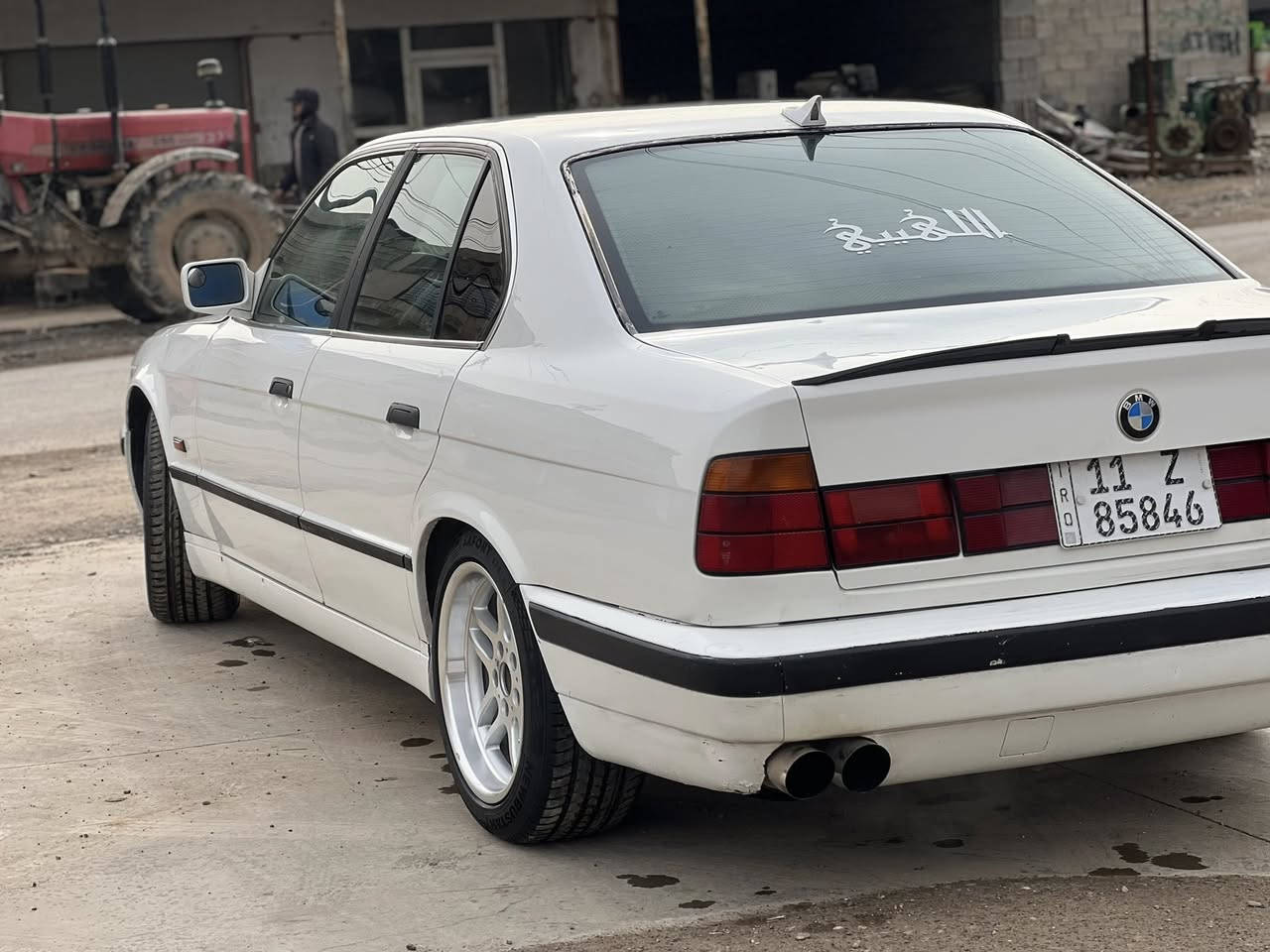 BMW 525 اصل وفصل 
رقم بغداد مشروع وطني  موديل ٩١
اني الشرعي تحويل وكالة شرط 
رقم دولي جديد 
سنوية 2030 
هزه صارلها ٥ اشهر 

محرك كبس دجتال المرغوب شرط لا نفخ ولا صرف 
كير توماتيك شرط 
طخم جديد قبل شهر بدلت طخمها 
كزوز رياضي 
وايرمنية كلها شغالة
منضمونة زينون 
تبريد فوول فوول تدفئة شغالة 
كشانه جلد مال شركة وسويتلها دوشمة جديده 
دبل تكوه 
دبل اوفر 
دبل ايرباك 
شاشة ومسجل 
قفل مركزي 
جوم كهرباء
مرايه كهرباء 
وياله M المرغوب 
فتحه بالسقف شغاله بدون خلل 

كابون بانزين بيها الجديد بس هذا ما انطي لان تعرفون كل معلوماتي بيها. ف انت من تحول مباشر تروح تحول الكابون باسمك. 

ضررها بيها ضربه بالجاملغ الامامي السكن هذا صبغ بدون دواخل + البونيد صبغ  واكو اماكن تلكيط معجون الباقي جمالية 

ترايك بيها 200 شرط 
تعال شوفها اذا مو احلى من الصور لتاخذها 

السعر 75 ورقه وبيها مجال قليل ترهم مراوس حسب القناعه 
مكاني موصل حي الميثاق 

لا تتصل اذا ما تشوف المنشور كلشي موضح بي 

للتواصل فقط اتصال ***********
