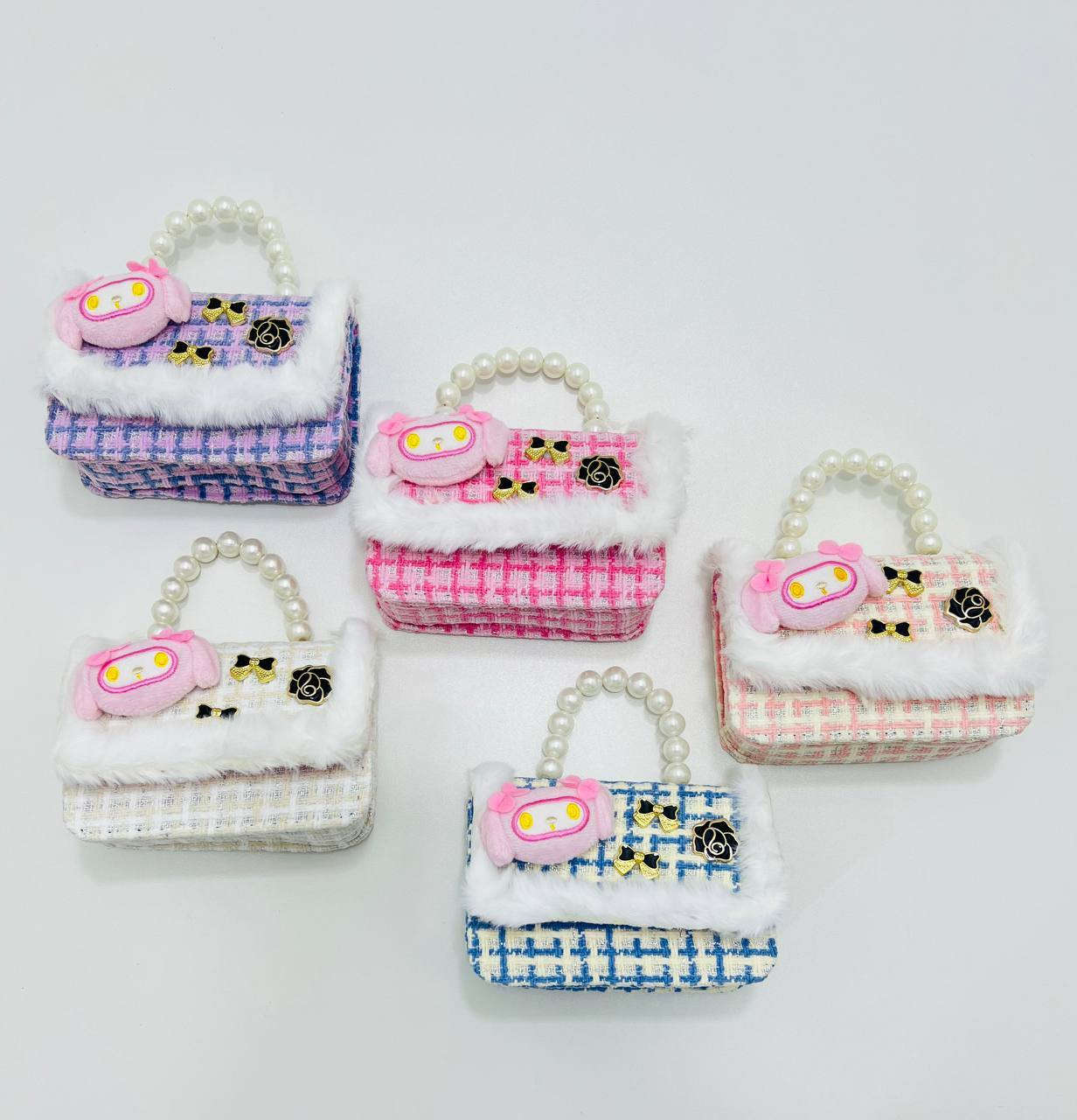 ✨ أحلى شنط بنات وصلت عدنا ✨🎀
دلّلي بنيّتچ بشنطة ميني تجنن 💕
قماش أنيق ولمسة فرو ناعمة
ويد لؤلؤ تخليها مثل الأميرات 👑

ألوانها حلوة ومتوفرة (وردي، أزرق، بنفسجي، بيج)
خفيفة وعملية وتناسب الطلعات والمناسبات 🎉

الكمية محدودة 🔥
للحجز والاستفسار راسلينا خاص �
#جنط_نسائية #اكسبلور_العراق #تفاعل #عناية #جمال #بنات #اكسبلورexplore 
#فيسبوك_العراق #بنت_عراقية #مكياج #fyppppppppppppppppppppppp


**إذا كنت صاحب هذا الإعلان وتريد حذفه لأي سبب، رجاءا أرسل رسالة إلى الدعم الفني**