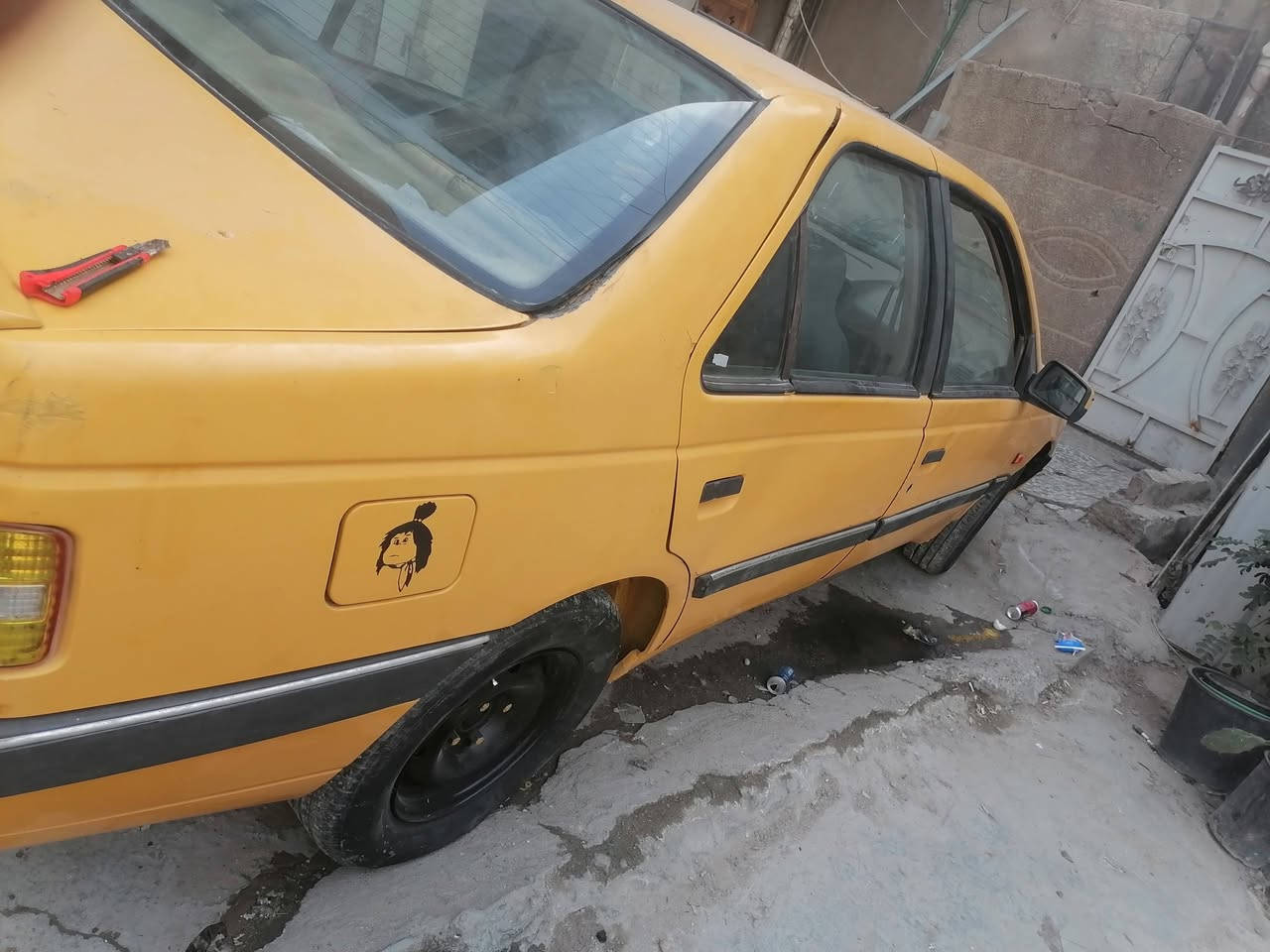 ألسلام عليكم بيجو أكد موديل 2016 مكينة كير حدادية بالباكيت كلها جديدة كشر تجي وتشوفه كدامك بالصوره تخم تأير راعيها متوفي مابي قاصرين غرامات ماعليها هيئه ما اعرف سنوية ساقطة ب22 سعر 16 وبيها مجال رقم ***********
