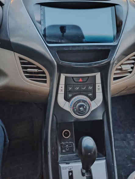 النترا ٢٠١٢ خليجي بيهه قطعه صبغ
محرك ١٦٠٠ 
***********
السعر١١٠ وبيه مجال
