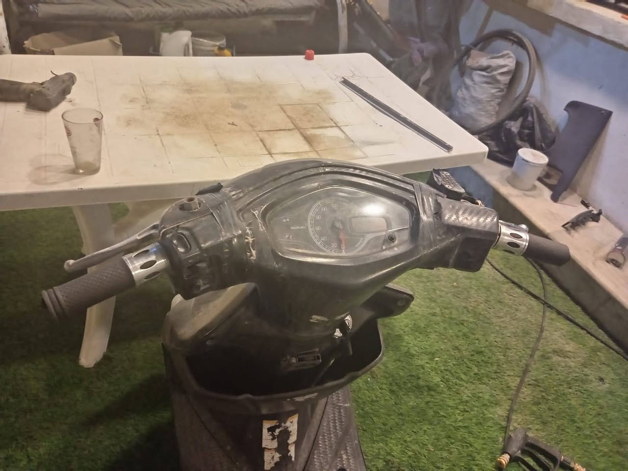 سلام عليكم دراجة بانزين ١٢٠ سرعه مكينه زينه شلعة محرك ممتاز لايدخن سعر 300 الف العنوان بغداد الدوره حي دجلة رقم تلفون *********** واتساب فقط
