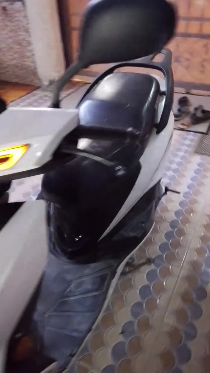 دراجه سكنس للبيع جاهزه دراجه نكره سلف سعره 400وبيها مجال بابل عنواني ***********
