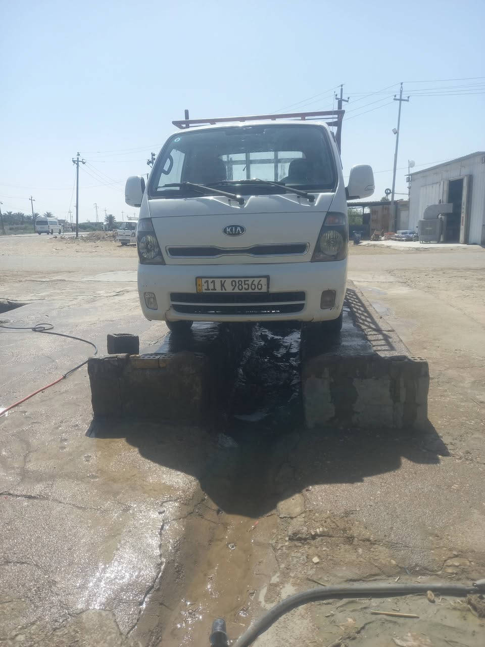 السلام عليكم كيا ١٨ كفاله عامه فقط رصعه بل بدي والتبريد نقص غاز وقايش السعر ١٢٥ وبيها مجال  بسيط الاتصال عنوان واسط العزيزيه الاتصال ***********
