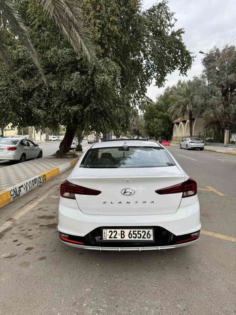 السلام عليكم للبيع النترا موديل 2019 وارد حادثها باب خلفي فقط وشويه من لباب لكدامه علا كد شبير بجم كبس محرك 2000 دوش بلاد كير At بلاد السياره فول مواصفات ١/١ماشيه ١٩٠ ألف كيلو متر  (رقم أربيل) بأسمي هزه وسنويه جدد 
—————————————
1-فتحه 
2-بصمه +ترحب 
3- ويل كب 
4- كشن تدفئه +ستيرن 
5-اشاير بل مري 
6- لايت زنون
7- شاشه +كامره 
8- رادارات 360درجه
—————————————
مكاني بغداد الحريه *********** السعر 135 وبيها مجال بصيط
