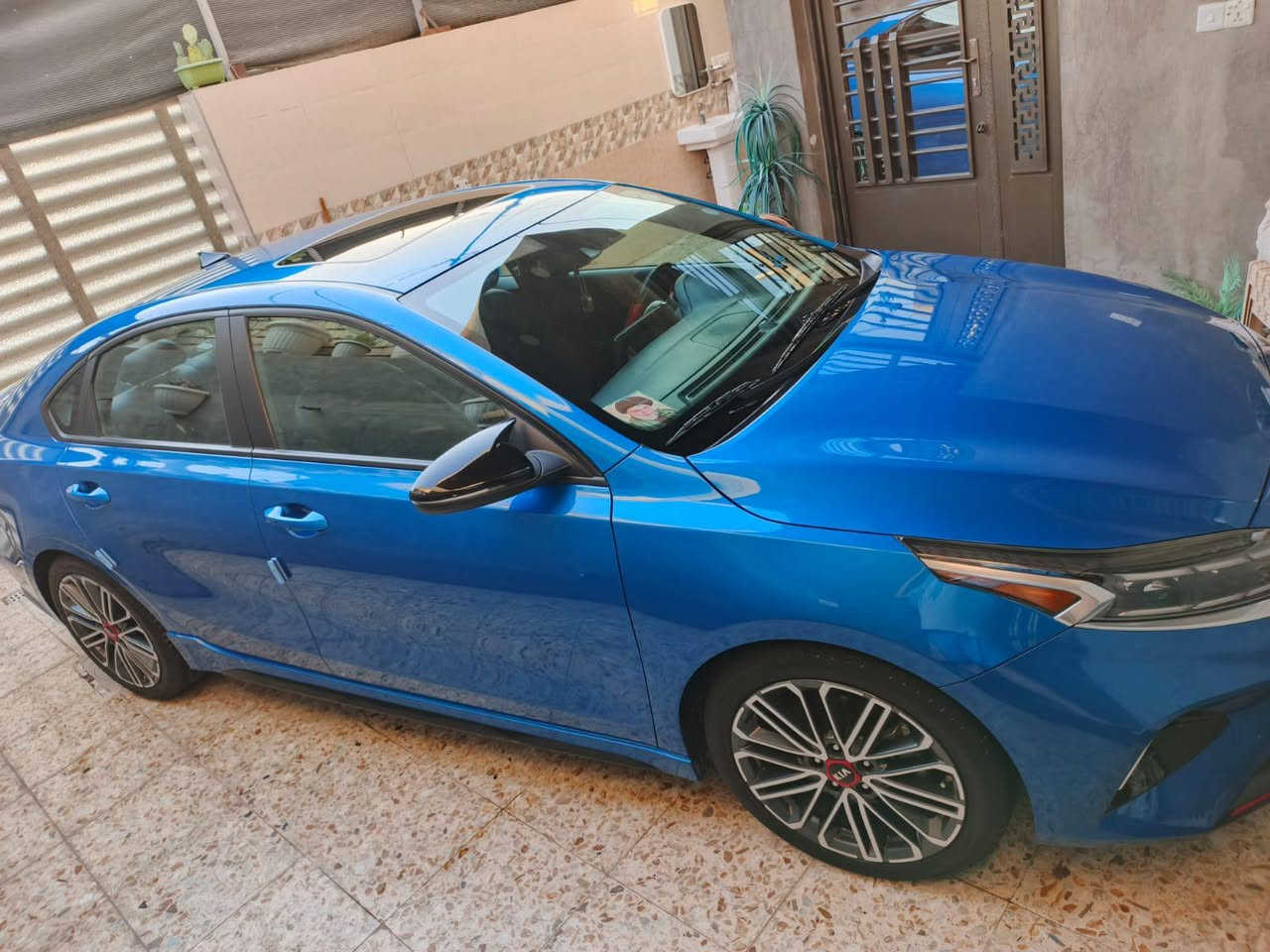 كيا فورتي موديل 2023 اللون ازرق بحري رقم اربيل هزة وسنوية جديدة باسمي
المواصفات فول 1/1
محرك 1600 تيربو 
كير اي تي ثلاث أنظمة قيادة 
فتحة سقف 
بصمة 
تحكم ستيرن فول 
رادار امامي خلفي جانبي 
كشنات جلد تدفئة تبريد 
شاشة كبيرة تدعم الكار باي وانظر ويد 
كامرة دوارة 
شاحن لا سلكي 
لايت لد امامي خلفي ولد نهاري 
شفتات ستيرن سبورت رياضي 
تبريد قطعتين ثلج 
تشغيل عن بعد 
إنارة ترحيب بالابواب
لد داخلي متغير الالوان بلادي 
دركة حرف D
تحديد مسار 
كروز سرعة 
ويل كل 18 كروم رياضي 
عداد المسافة 29 كم ضرر فقط دعامية أمامية صبغ وبارد شبر بالهلال الخلفي كما موضح بالسونار مكاني بغداد حي السفير رقمي ***********
السعر 170 وبيهة مجال بسيط حك الجية
