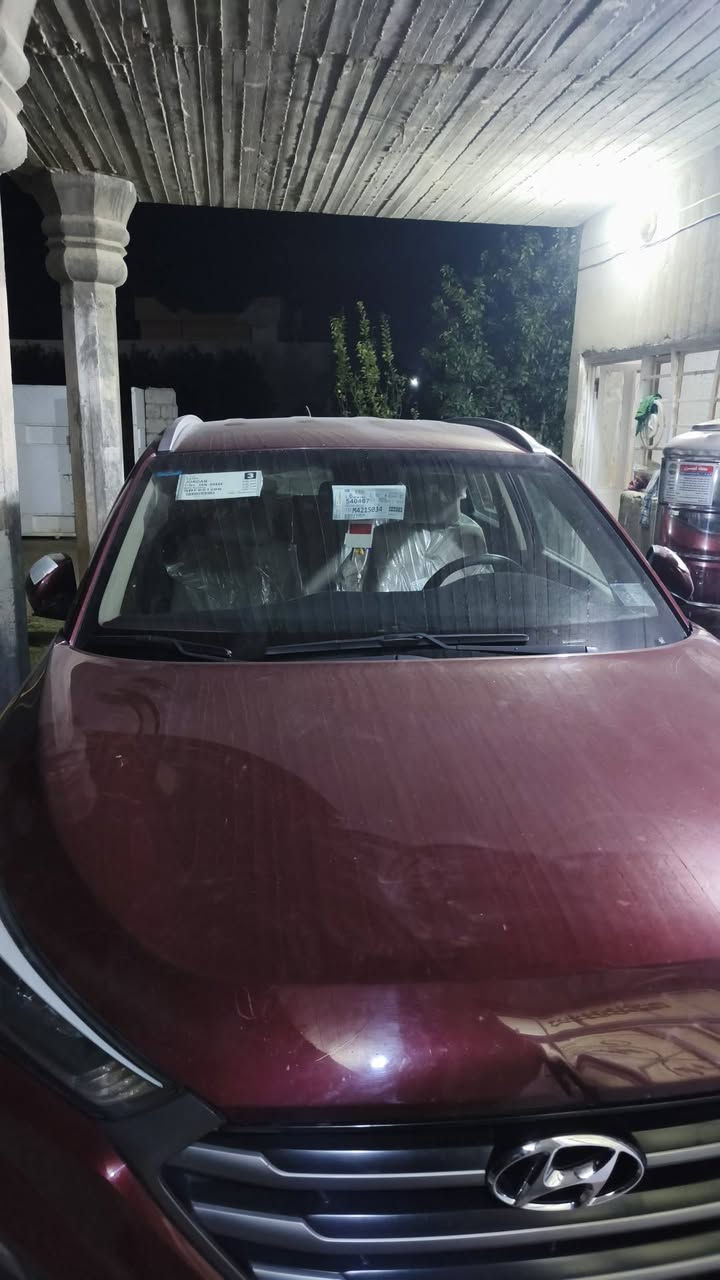 توسان 2016 الون احمر ماروني 

ماشيه 72 الف حقيقي قابل للزياده 

السبير وضع شركه منازل بلاديه السياره
رقم انكليزي سنويه تنتهي ب 2032 
سايد بريك ب ايد 
السياره مكفوله من الصبغ والتبديل بيها كم مكان بارد او كم رصعه  غيرهن مكفوله محرك وكير بلادي مال شركه 

السعر 175 او بيها مجال 
للتواصل واتساب ***********
