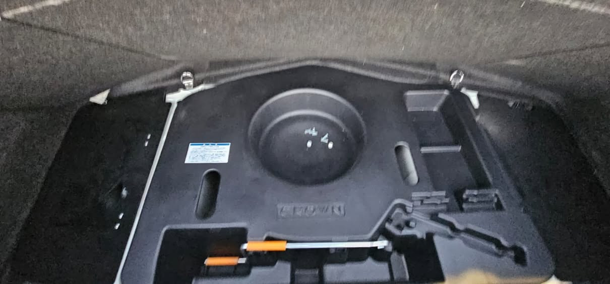 السلام عليكم جنون ملكه تسجيل جديده كفاله عراق ويابان من الصبغ كصه نقل ضربه كفاله من كل النواحي رقم بصره تحويل ثاني يوم دكمتين خضراويه
ديفور الزغير شاصي 71 مرايت شفط 4 كشنات كهرباء لايت زنون كرستال اصل ماشيه 84 شرط سبيرها مانازل مكاني بصرة سياره مال بيت جديده بمعنى الكلمه (***********)***********
