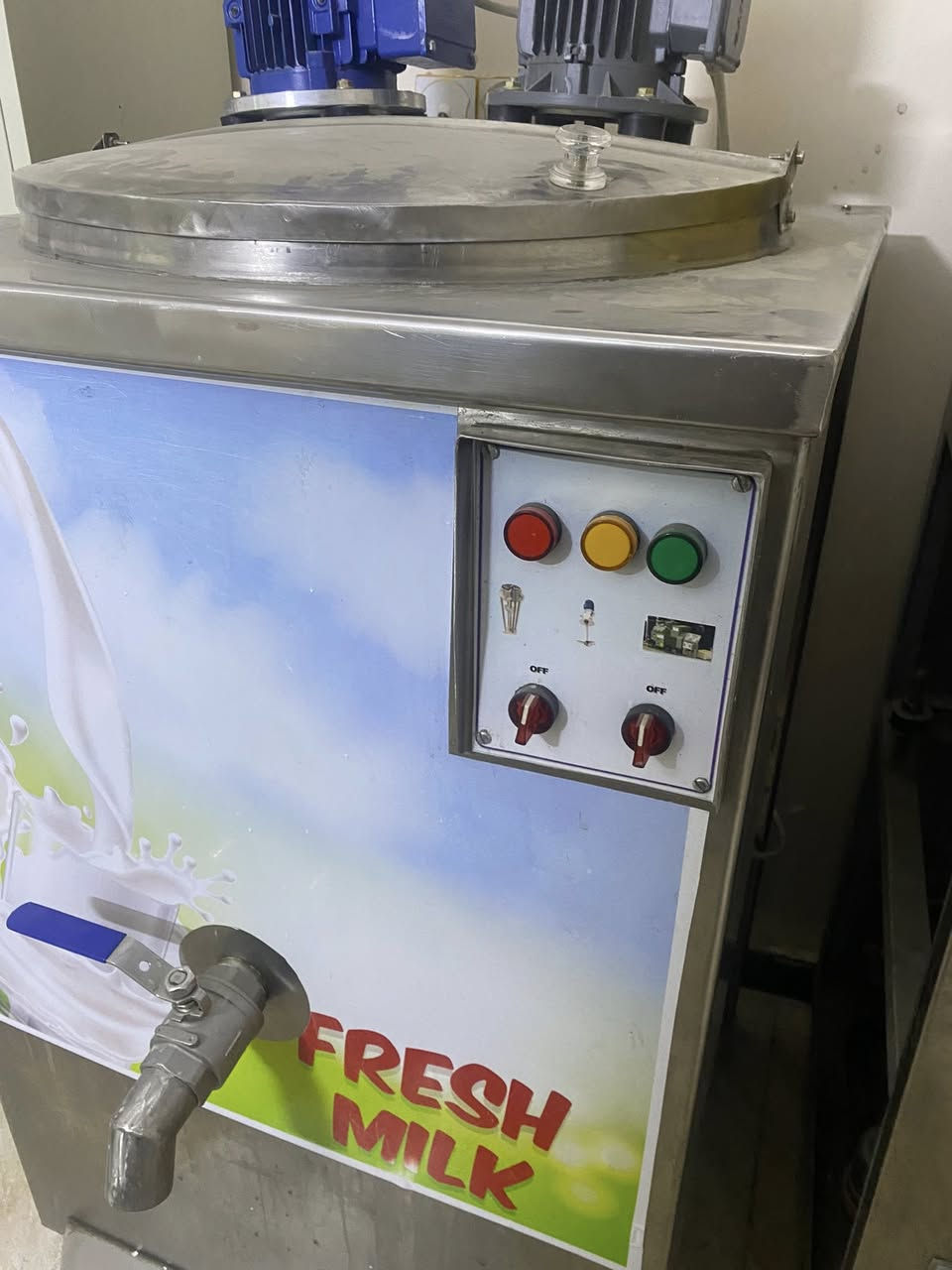 تصفية محل ايسكريم السعر ١١٠ ورقة كامل شغال ضمان فحص تشغيل صيانة الاتصال ***********
