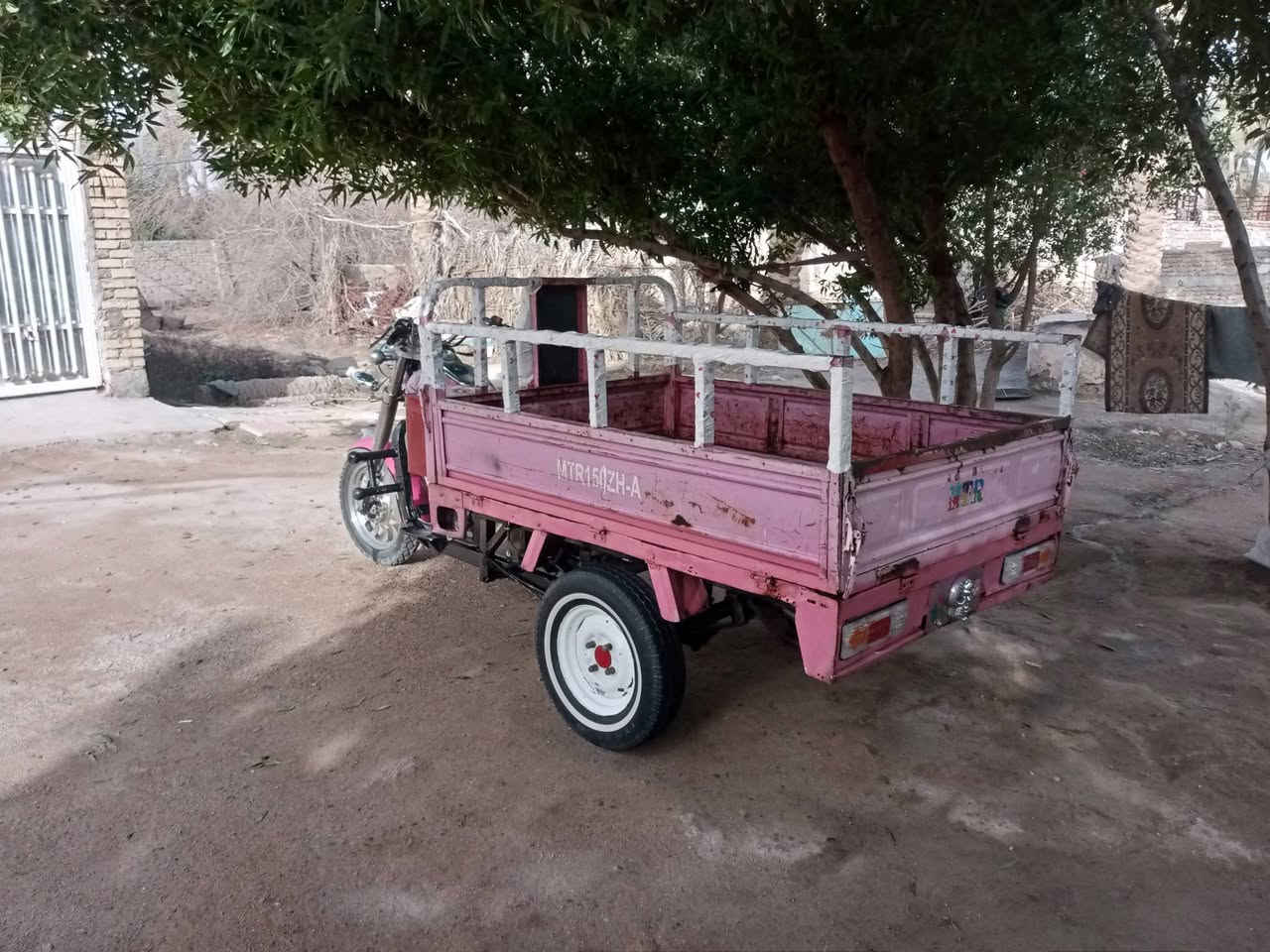 السلام عليكم ستوته للبيع2016 نضيفه مكينه كير بوكس واكسن نضيفات بنزات بريك جدد تايرات  جدد شاصي مكفول أوراق أصولية وكيله شارع المدينة السعر 1500 وبيه مجال المكان الكوفة الاتصال على الرقم ***********
