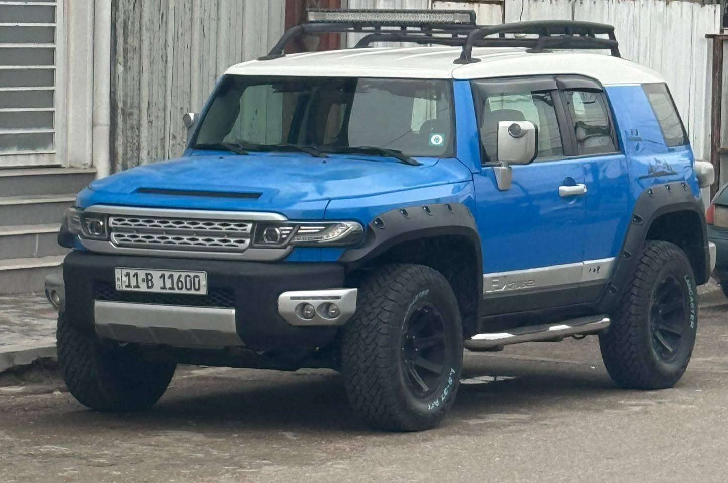 السلام عليكم ورحمة الله
تيوتا اف جي كروزر ٢٠٠٧
رقم بغداد #مميز باسمي

تو ويل شلعتها تخبل

السيارة بدون صبغ بدون تبديل ليبل واحد

كير مكينه تبريد حدادية كفالة
شادلها تخم تاير جديد مو بالة بمليون
دهن كير و سيرفس للكير والمحرك كامل
صدر جديد و تخم دسكات و تخم فلنجات و تخم بولبرنات
تخم بلكات اصلي
بجم وبك لايت شكل الرانج  
بوشكرات
سيبايه بوري عريض
لد بار اصلي يسويها نهار
لايتات زنون عدسة
اشاير لكزز 
بصمة و تشغيل عن بعد
منظومة تبريد جديده 
ما بيها نقص او ملاحظات
داخلها جديد
مكاني بغداد حي تونس
***********
