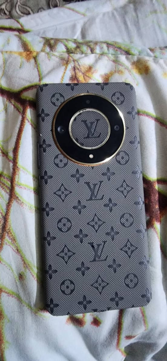 السلام عليكم موبايل اكس 9 سعره 200 نوت 22 سعره 500 مكاني الفلوجه حي نزال للتواصل /*********** /***********
