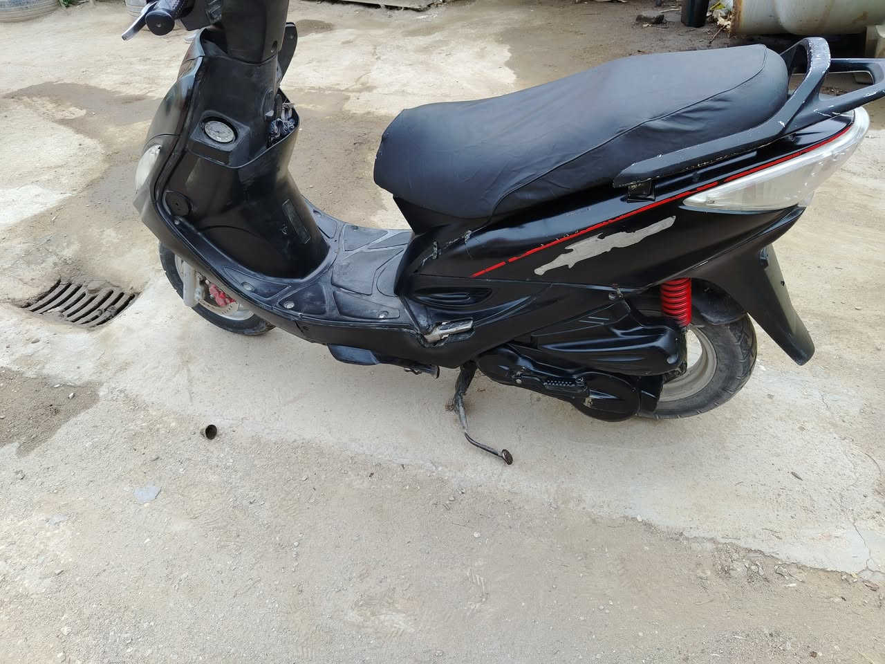 اسلام عليكم
البيع دراجه جي فور مفتوحه 
دراجه شغله كل نقص مابيه 
شعله مكينه ناعمه 
السعر 300 وبيه مجال 
الناصريه مركز 
***********
